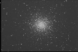 Questa immagine di M14 &egrave; stata ottenuta da R. Haver sommando tra loro 8 pose da 60 secondi l'una con la CCD Meade sul C8 (F/6.5).